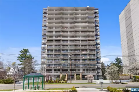 235 Prospect Ave #2B, Hackensack, NJ 07601