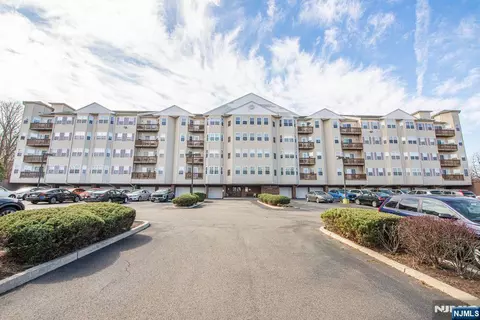 375 Rifle Camp Rd #403, Woodland Park, NJ 07424