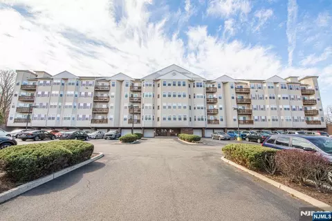 375 Rifle Camp Rd #403, Woodland Park, NJ 07424