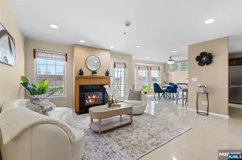 5 Maritime Way, Bayonne, NJ 07002