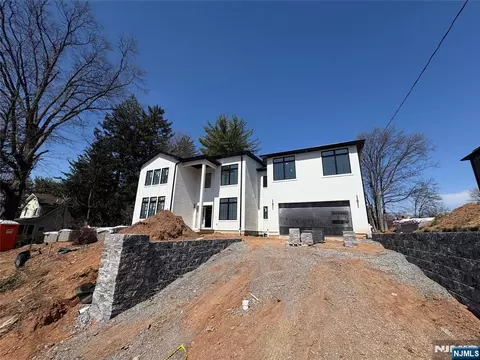 150 Howland Ave, River Edge, NJ 07661