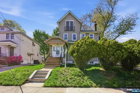 1494 Endicott Ter, Teaneck, NJ 07666