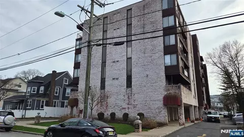 55 Clinton Pl #304, Hackensack, NJ 07601