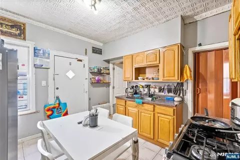 183 Walnut St, Paterson, NJ 07522