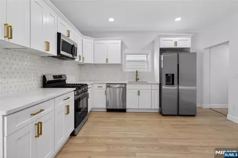 182 N Maple Ave, East Orange, NJ 07017