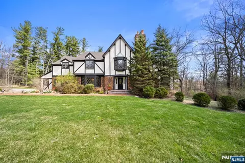 6 Jonathan Smith Rd, Morristown, NJ 07960