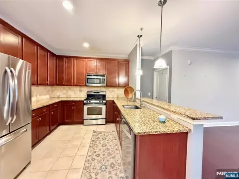 3101 Ramapo Ct, Riverdale, NJ 07457