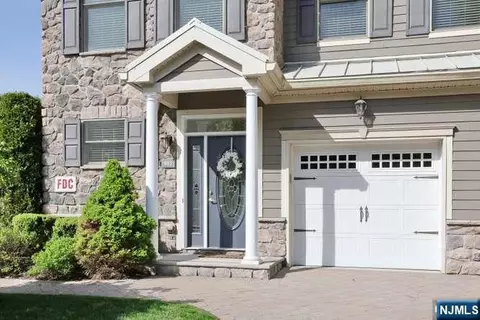 802 Whitney Ln, Allendale, NJ 07401