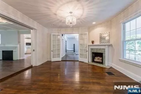 92 Highwood Ave, Tenafly, NJ 07670