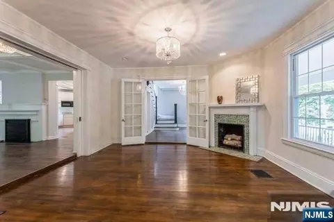 92 Highwood Ave, Tenafly, NJ 07670