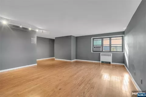 Living - 208 Anderson St #S4C, Hackensack, NJ 07601 photo 2 of 4