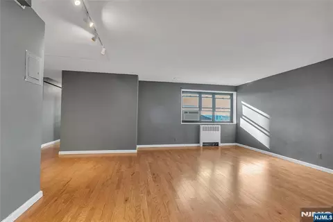 Living - 208 Anderson St #S4C, Hackensack, NJ 07601 photo 1 of 4