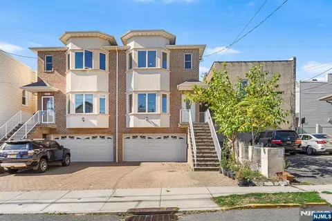 233 5th St #B, Fairview, NJ 07022