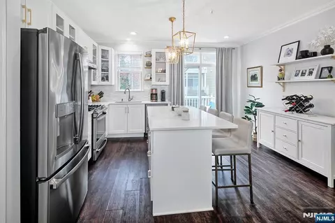 237 Price Ct, West New York, NJ 07093