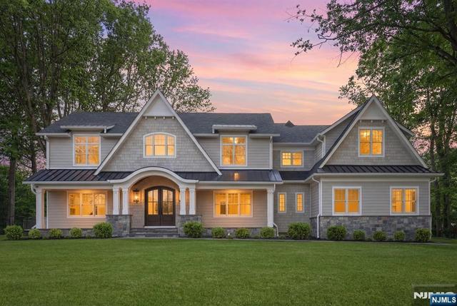 68 Grandview Ave, Saddle River, NJ 07458