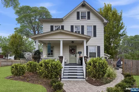 122 Prospect St, Ramsey, NJ 07446