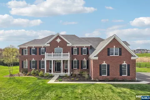 22 Woodmere Rd, Saddle River, NJ 07458