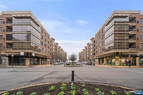 22 E Ave At Port Imperial Ave #428, West New York, NJ 07093