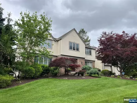 839 Hennigar Pl, Oradell, NJ 07649