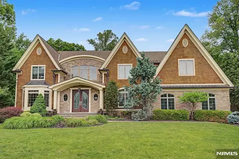 30 Fred St, Old Tappan, NJ 07675