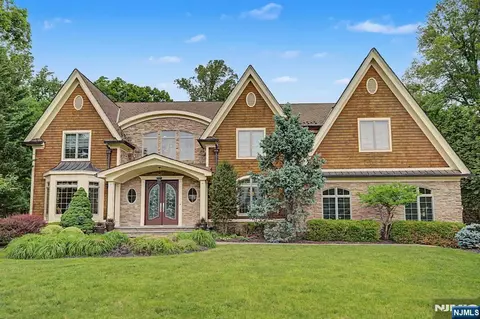 30 Fred St, Old Tappan, NJ 07675