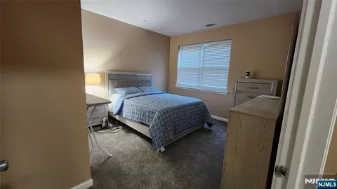 81 High St, Orange, NJ 07050