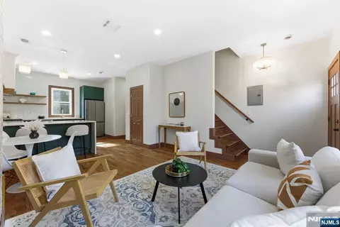 53 Jewett Ave, Jersey City, NJ 07304