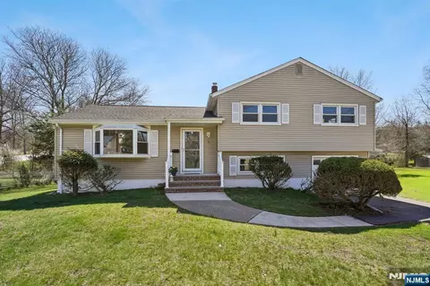 71 Ridge Rd, Cedar Grove, NJ 07009