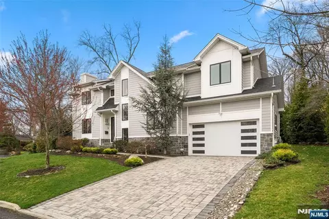 55 Cedar St, Cresskill, NJ 07626