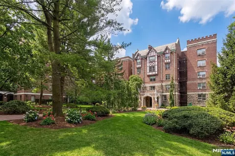 100 Palisade Ave #B51, Englewood, NJ 07631