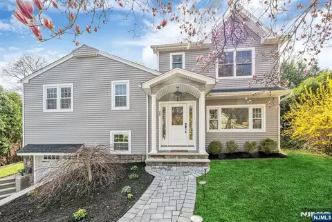 28 Princeton Pl, Glen Rock, NJ 07452