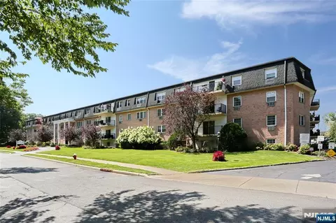 540 Fairview Ave #314, Westwood, NJ 07675