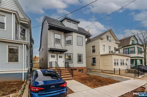 16 Headley Ter, Irvington, NJ 07111