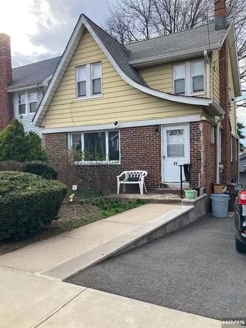 15 Roosevelt St, North Arlington, NJ 07031