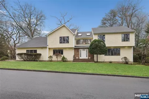 130 Whitman St, Haworth, NJ 07641