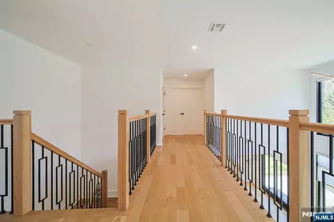 Entry Way - 144 Village Cir, Paramus, NJ 07652 photo 9 of 10