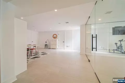 Entry Way - 144 Village Cir, Paramus, NJ 07652 photo 8 of 10