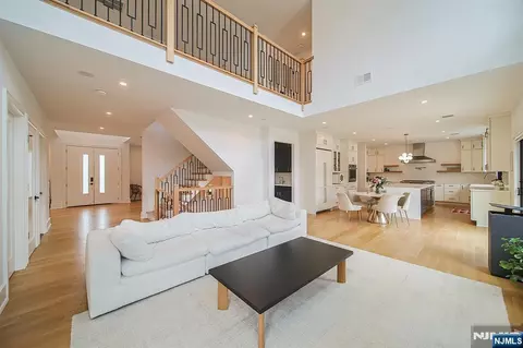 Entry Way - 144 Village Cir, Paramus, NJ 07652 photo 2 of 10