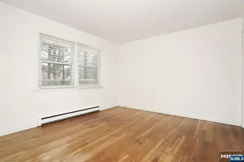 Bedroom - 7 Tufts Ct, Paramus, NJ 07652 photo 6 of 6