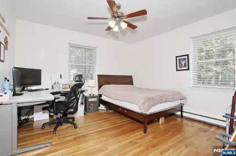Bedroom - 7 Tufts Ct, Paramus, NJ 07652 photo 3 of 6