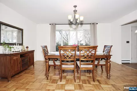 Dining - 7 Tufts Ct, Paramus, NJ 07652 photo 1 of 3