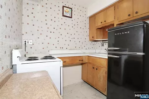 Kitchen - 7 Tufts Ct, Paramus, NJ 07652 photo 6 of 6