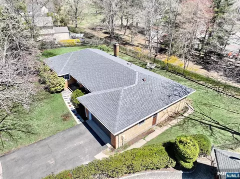 View/Area - 7 Tufts Ct, Paramus, NJ 07652 photo 2 of 3