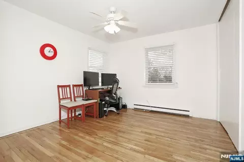 Bedroom - 7 Tufts Ct, Paramus, NJ 07652 photo 4 of 6
