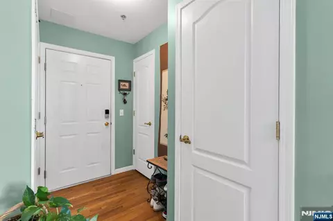 Entry Way - 241 Union St #302, Hackensack, NJ 07601 photo 3 of 4