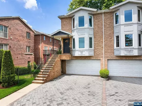 272 Highland Ave, Palisades Park, NJ 07650