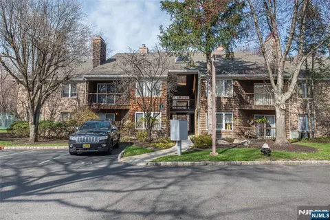 2 Tulip Cres #1A, Little Falls, NJ 07424