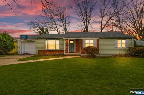 283 Taft Rd, River Edge, NJ 07661