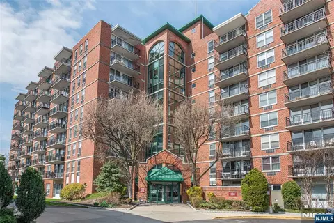 300 Main St #211, Little Falls, NJ 07424