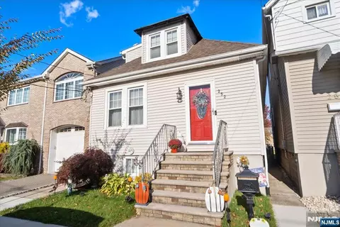 252 Grace Ave, Secaucus, NJ 07094